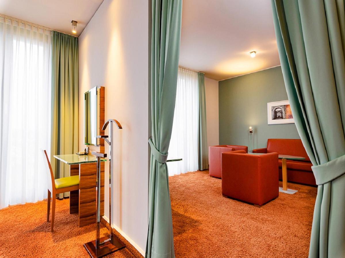 Schlosshotel Hellenstein Heidenheim an der Brenz Buitenkant foto